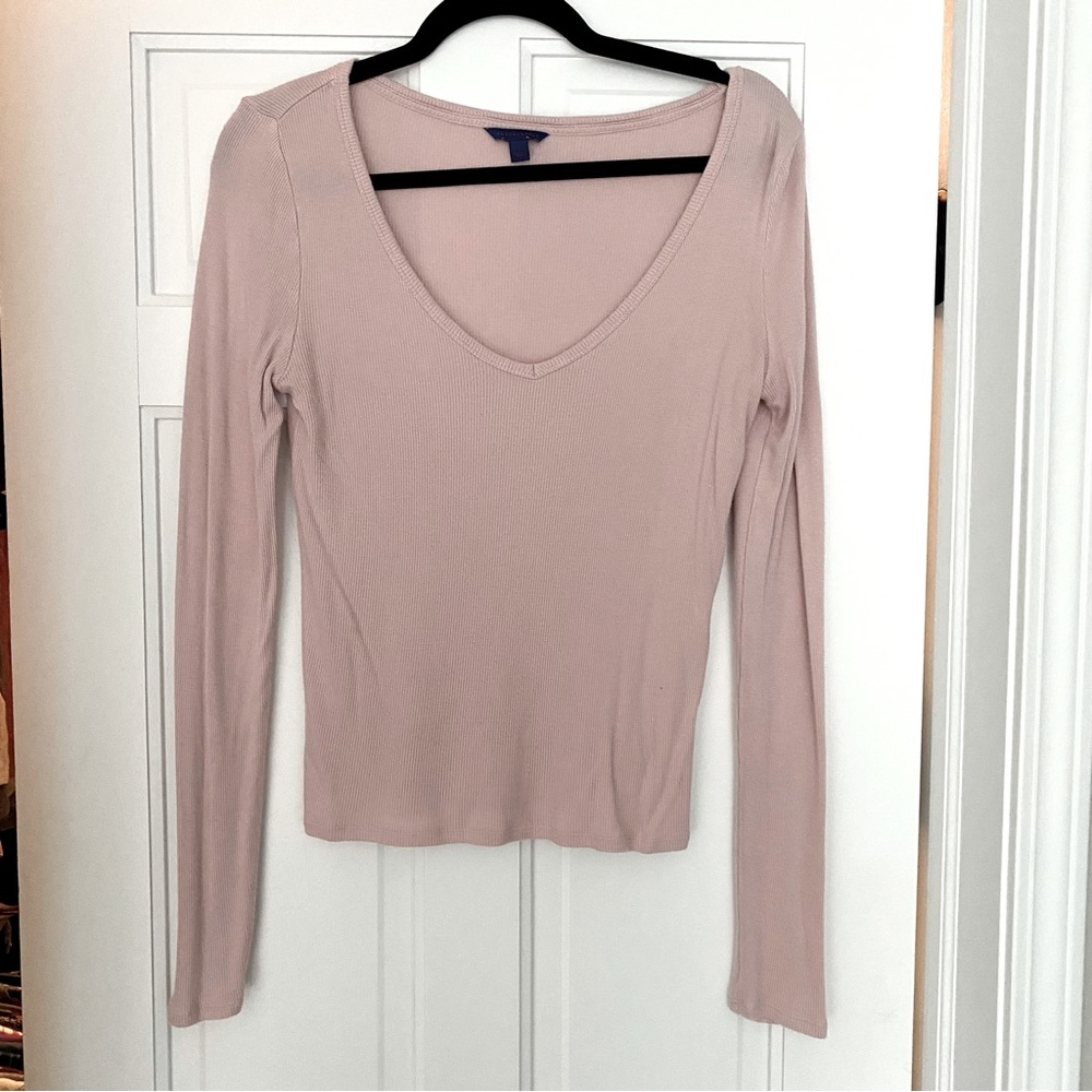 Aeropostale Blush Pink Long Sleeve V-Neck Shirt